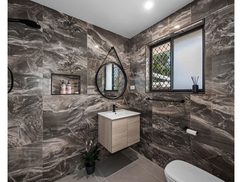 6 Macchion Close, Wakerley QLD 4154