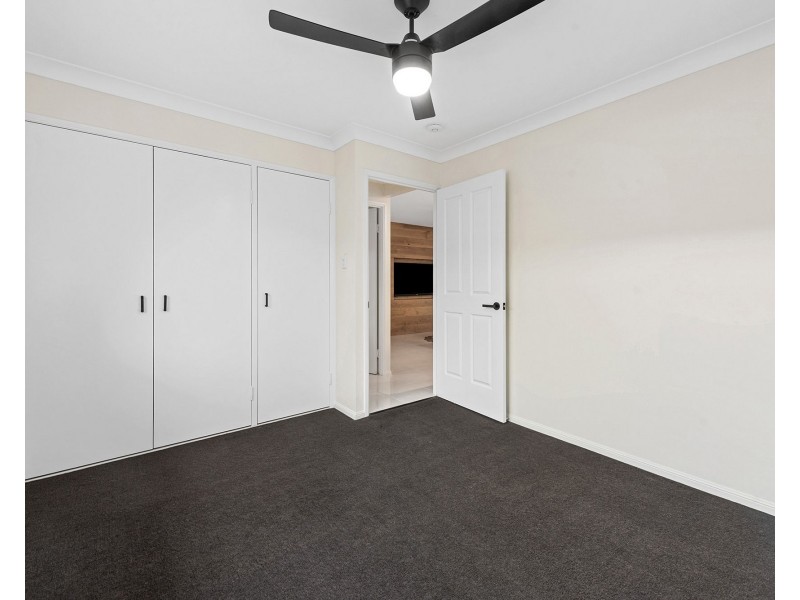6 Macchion Close, Wakerley QLD 4154