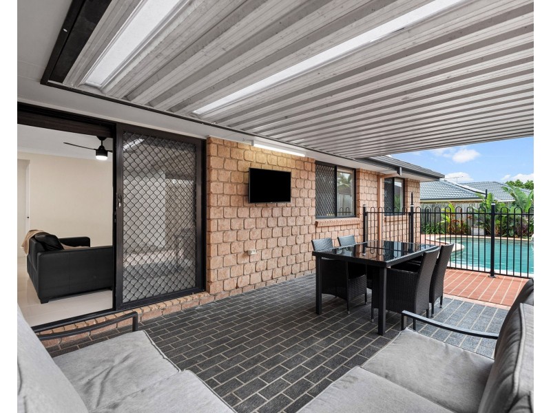 6 Macchion Close, Wakerley QLD 4154