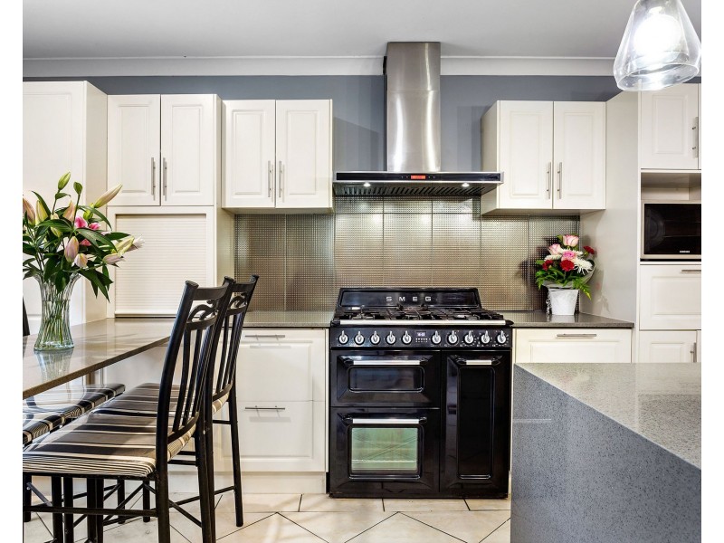 9 Sussex Drive, Albany Creek QLD 4035