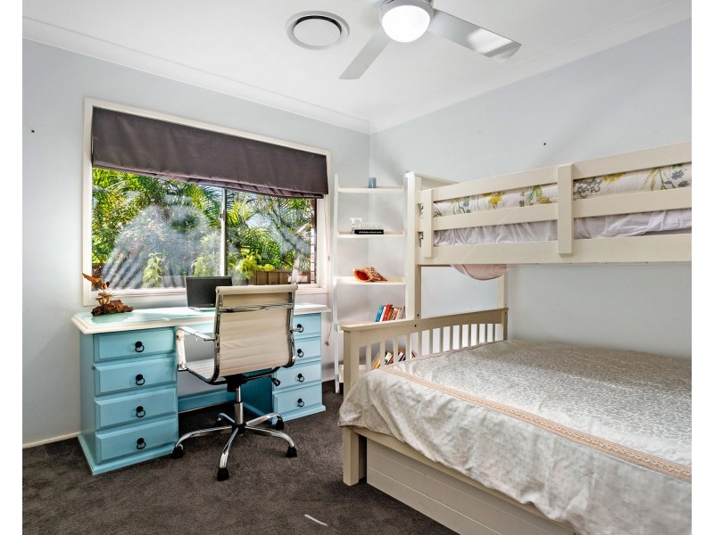 9 Sussex Drive, Albany Creek QLD 4035