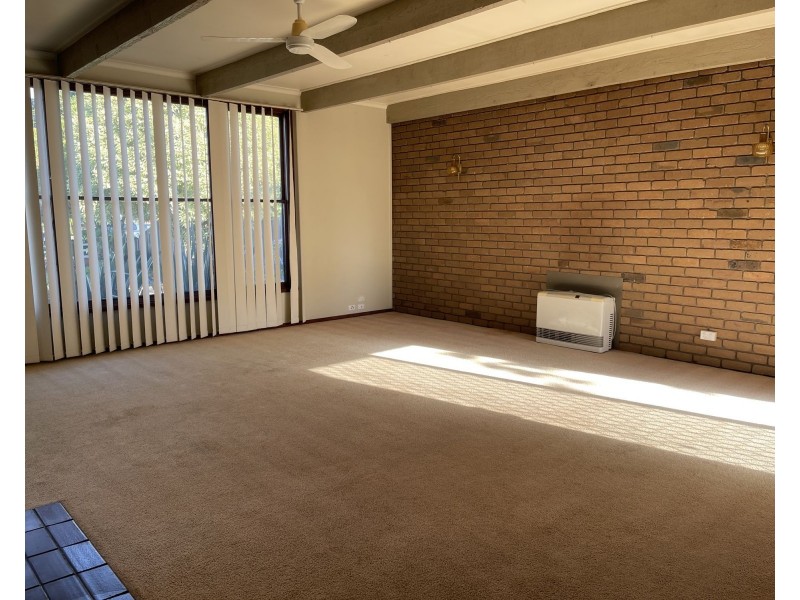 12 Nicholson Street, Sale VIC 3850