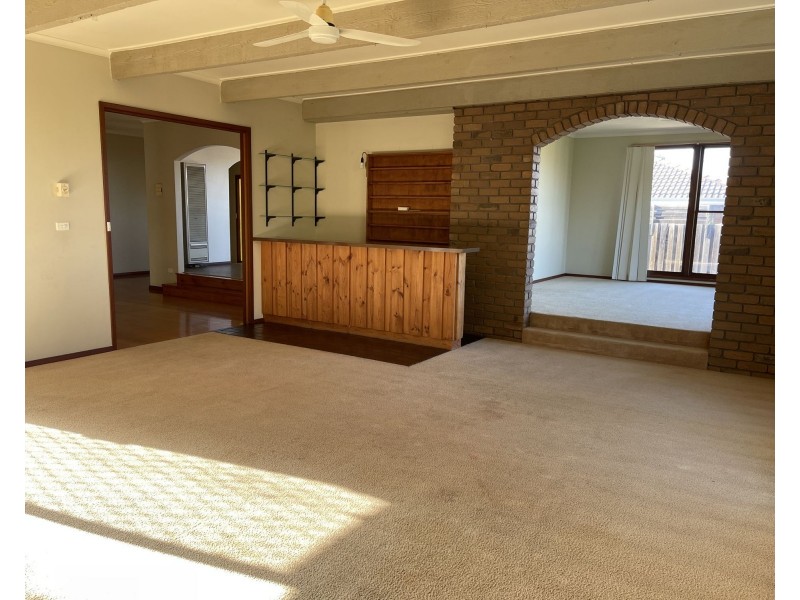 12 Nicholson Street, Sale VIC 3850