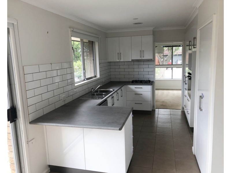 12 Sandra Court, Sale VIC 3850