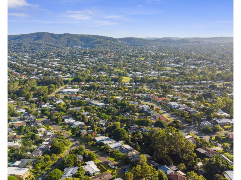 40 Illawarra Street, Everton Hills QLD 4053