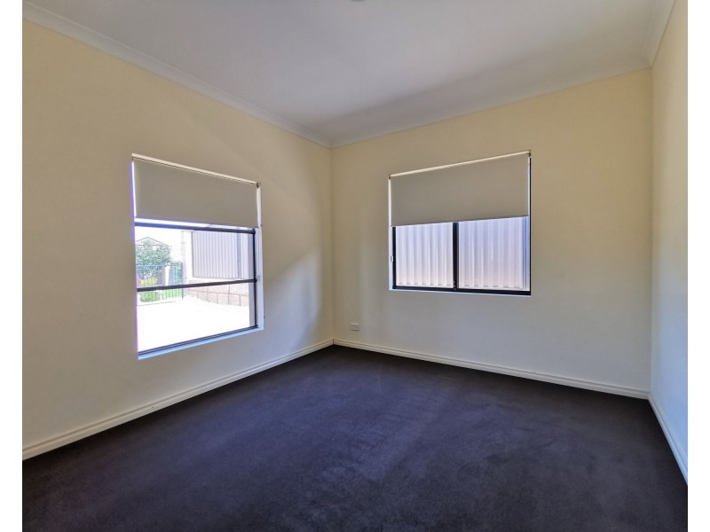 5 Bushside Drive, Aveley WA 6069