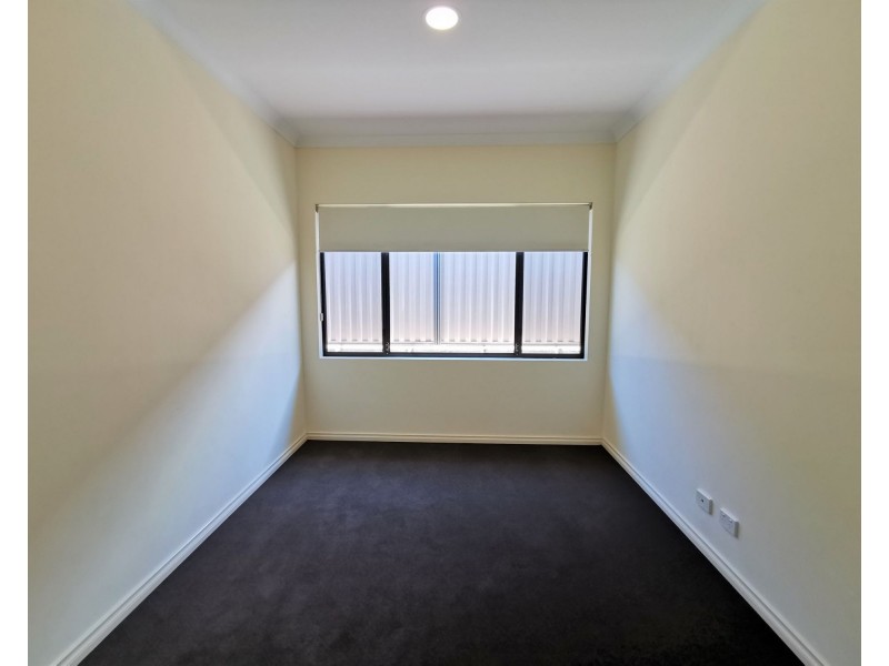 5 Bushside Drive, Aveley WA 6069