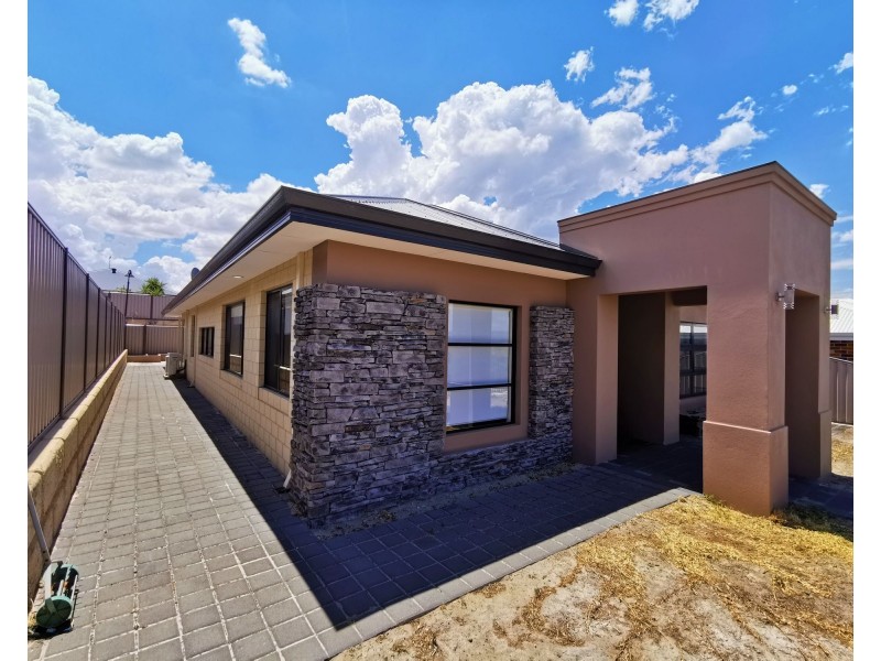 5 Bushside Drive, Aveley WA 6069