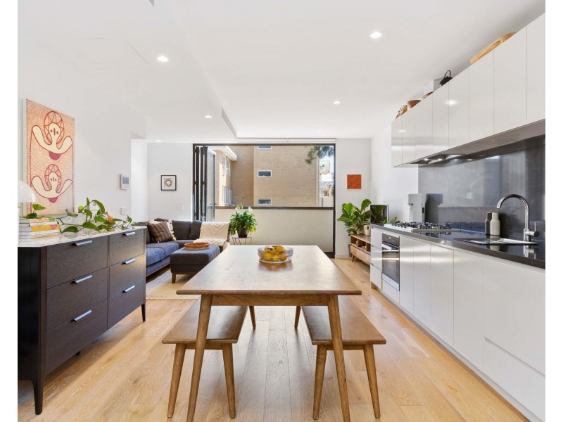 2/14 Yates Lane, Parkville VIC 3052