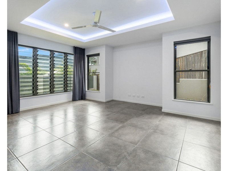 29 Freshwater Ave, Palm Cove QLD 4879