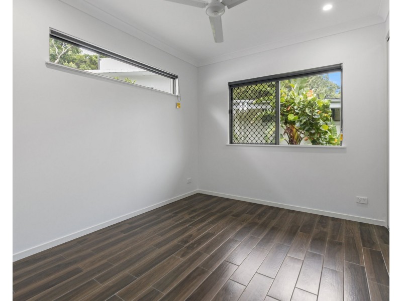 29 Freshwater Ave, Palm Cove QLD 4879