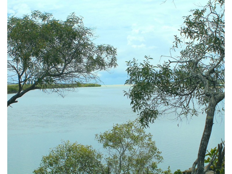 428 Woppis Road, Woodgate QLD 4660