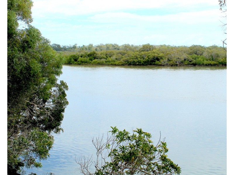 428 Woppis Road, Woodgate QLD 4660