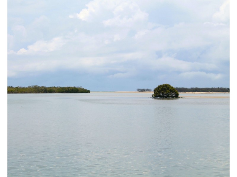 428 Woppis Road, Woodgate QLD 4660