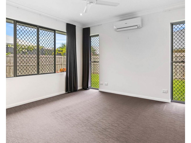 7 Byerstown Link, Trinity Park QLD 4879