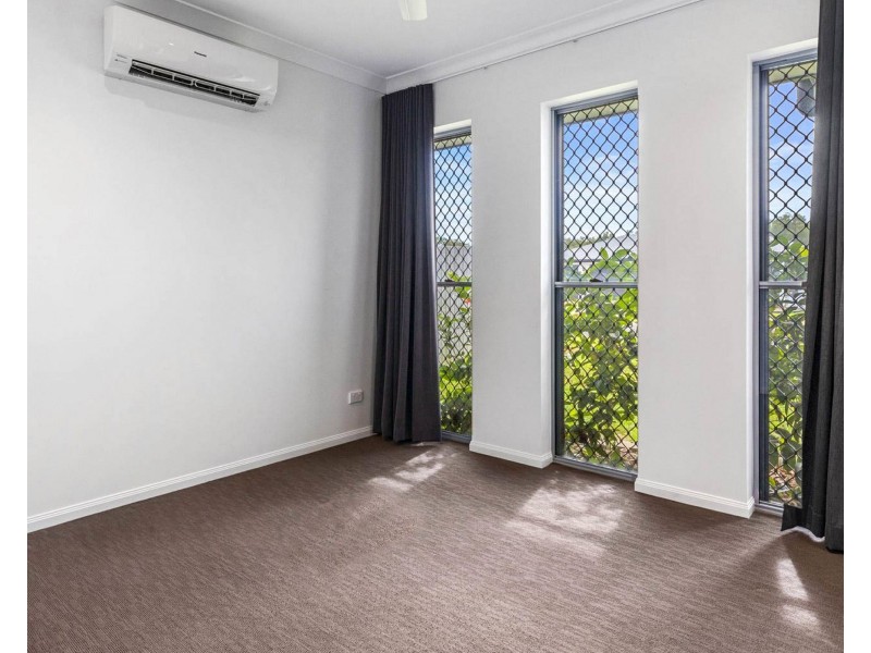 7 Byerstown Link, Trinity Park QLD 4879
