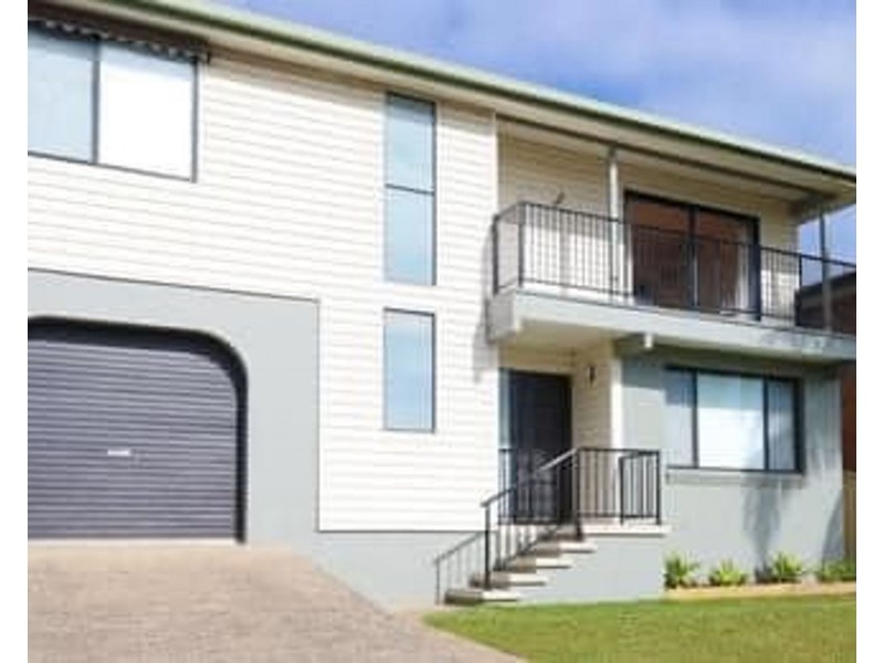 10 Hillcrest Avenue, Bateau Bay NSW 2261