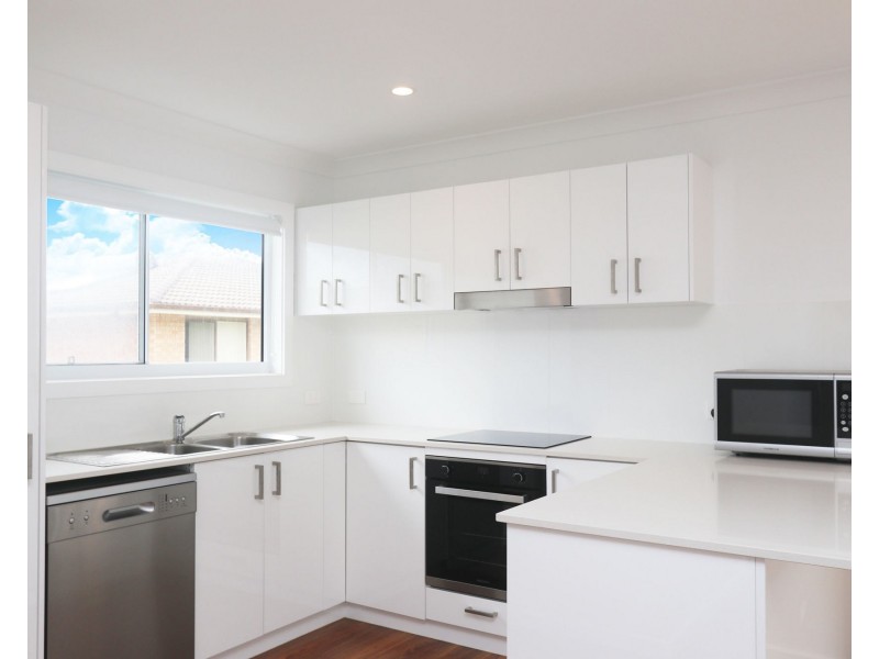 10A Hillcrest Avenue, Bateau Bay NSW 2261