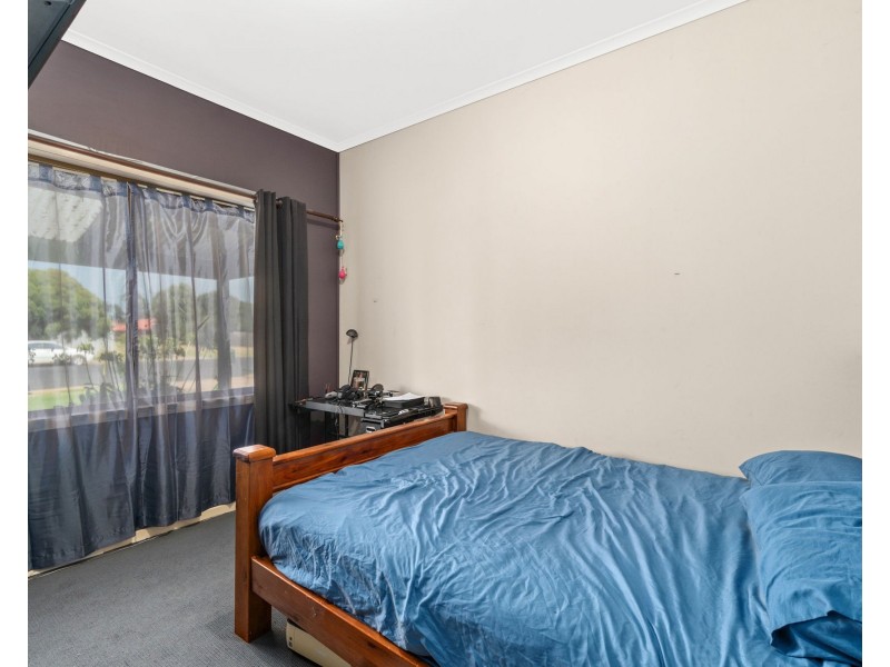 23 Raymond St, Stratford VIC 3862