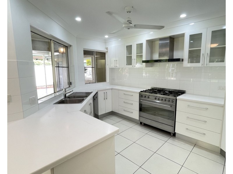10 Green Avenue, Kewarra Beach QLD 4879