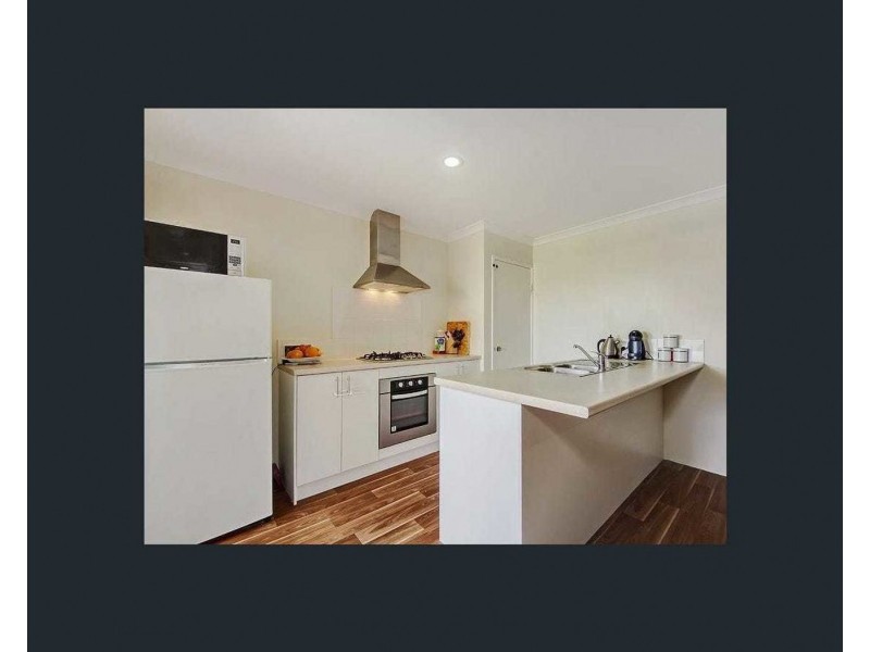 27 Chiltern Avenue, Brookdale WA 6112