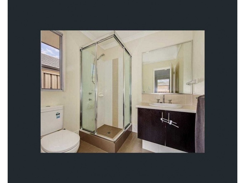 27 Chiltern Avenue, Brookdale WA 6112