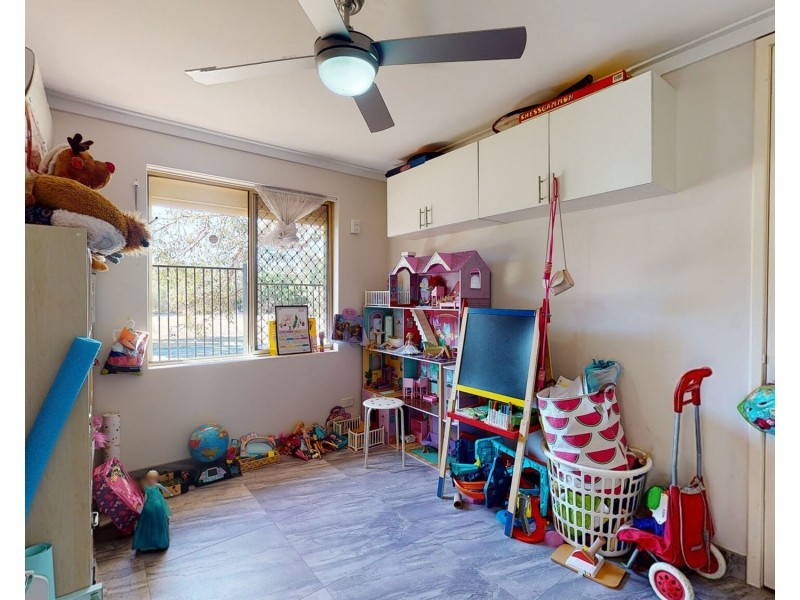 2 Valley Brook Road, Caversham WA 6055