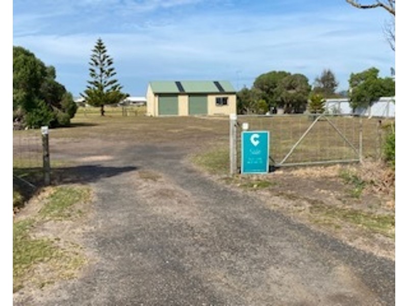 20 Centre Rd, Seaspray VIC 3851