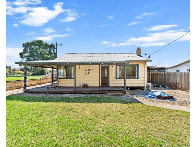 31 Maffra Rd, Heyfield VIC 3858