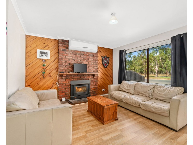 31 Maffra Rd, Heyfield VIC 3858