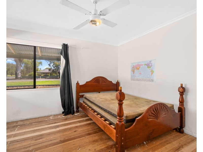 31 Maffra Rd, Heyfield VIC 3858