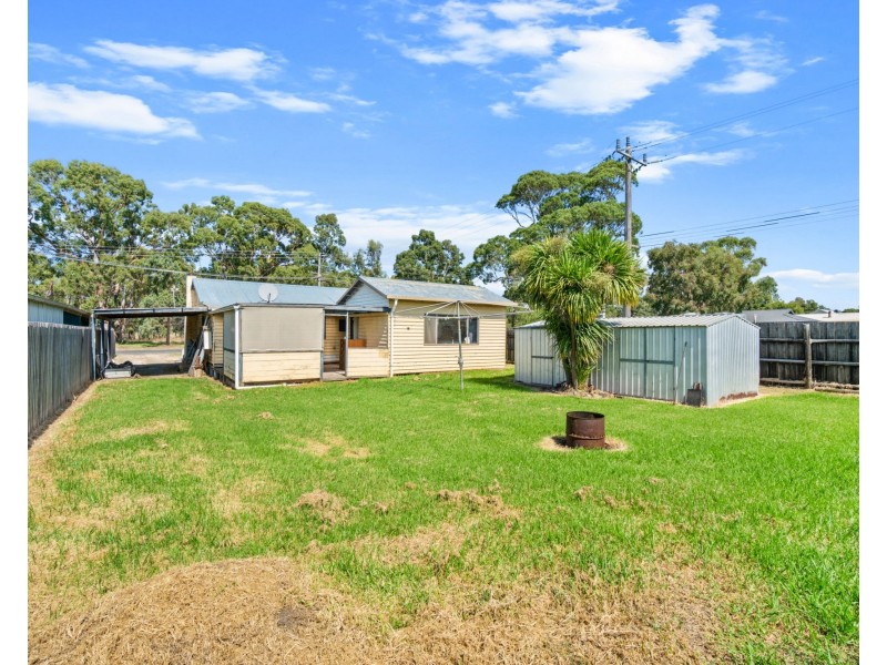 31 Maffra Rd, Heyfield VIC 3858
