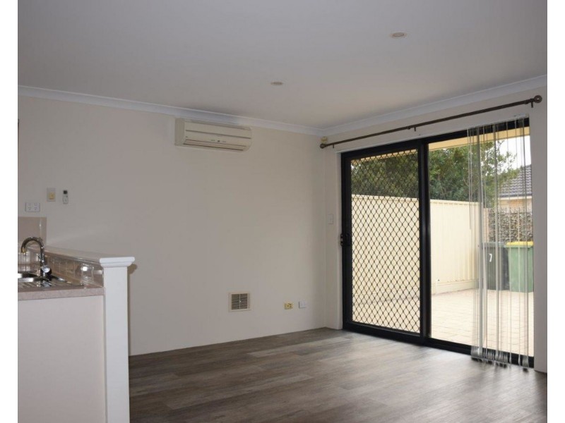 7/71 Upton Street, St James WA 6102