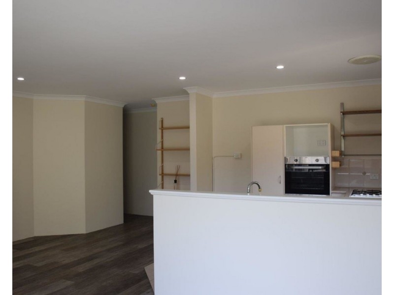 7/71 Upton Street, St James WA 6102