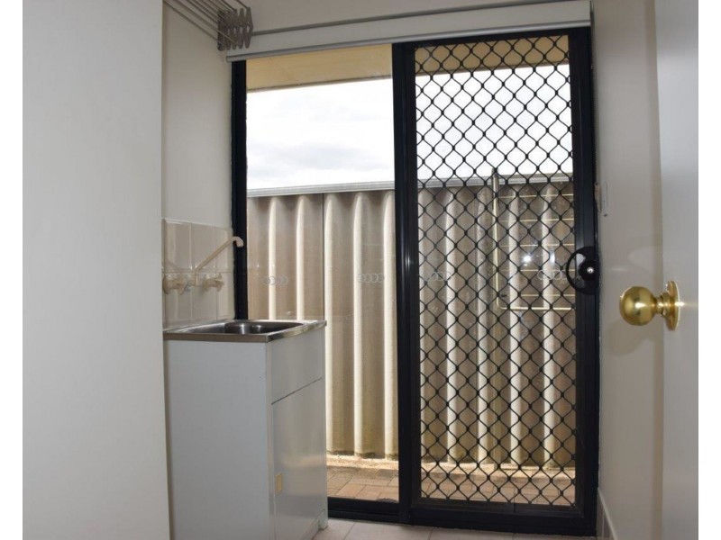 7/71 Upton Street, St James WA 6102