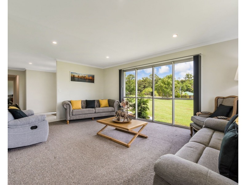 146 McIntosh Creek Road, Jones Hill QLD 4570