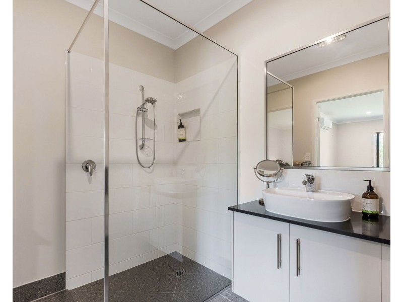 146 McIntosh Creek Road, Jones Hill QLD 4570