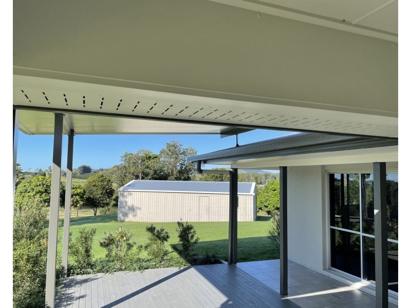 146 McIntosh Creek Road, Jones Hill QLD 4570