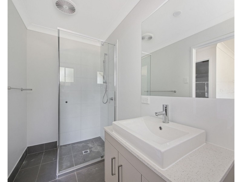 51 Avonmore Street, Edens Landing QLD 4207