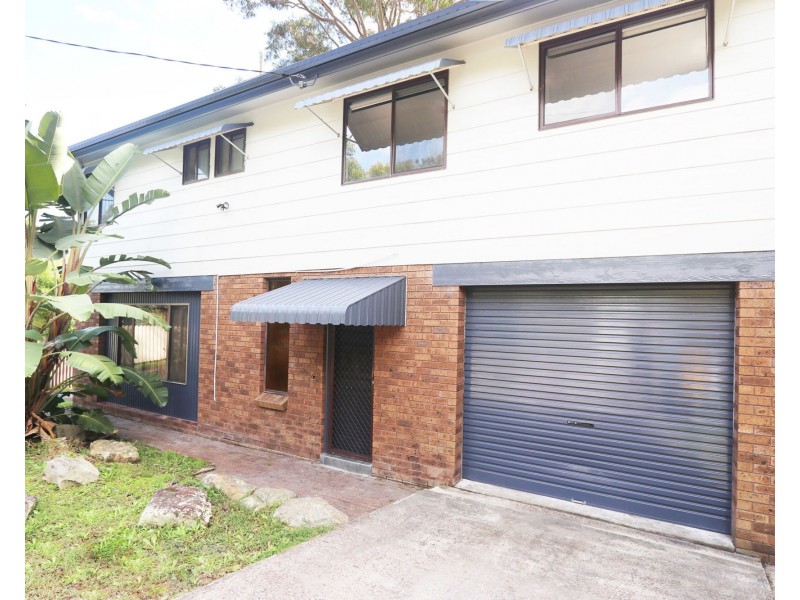 upstairs 162 Eastern Road, Killarney Vale NSW 2261