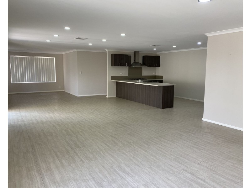 1 Ferndown Corner, Wellard WA 6170