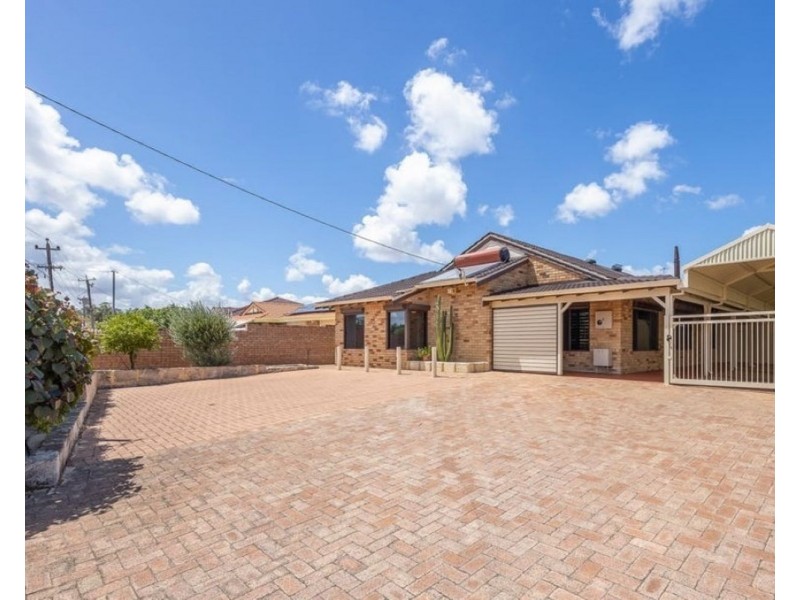 4 Parin Road, Marangaroo WA 6064