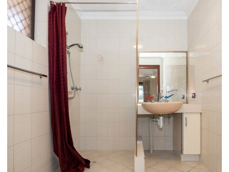 4 Parin Road, Marangaroo WA 6064