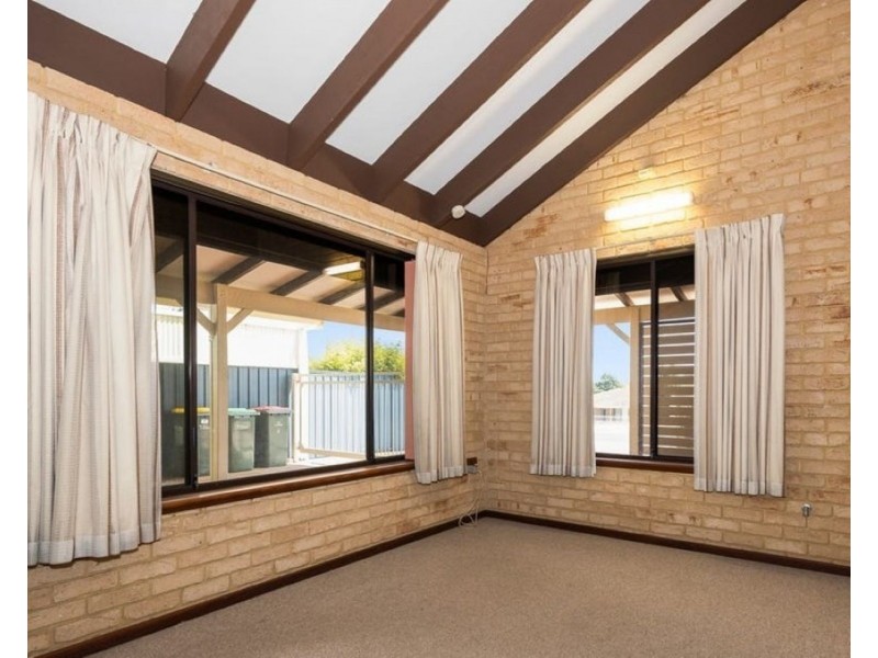 4 Parin Road, Marangaroo WA 6064