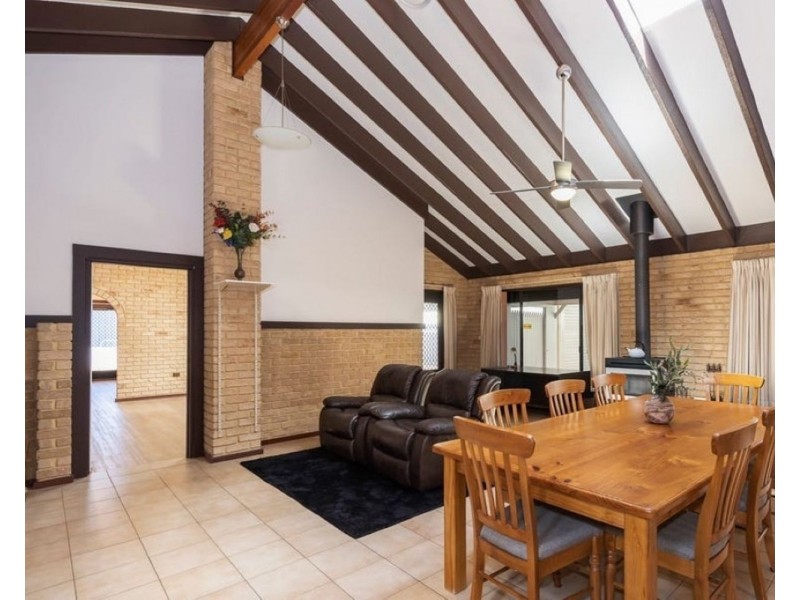4 Parin Road, Marangaroo WA 6064