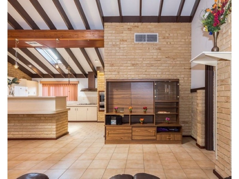 4 Parin Road, Marangaroo WA 6064