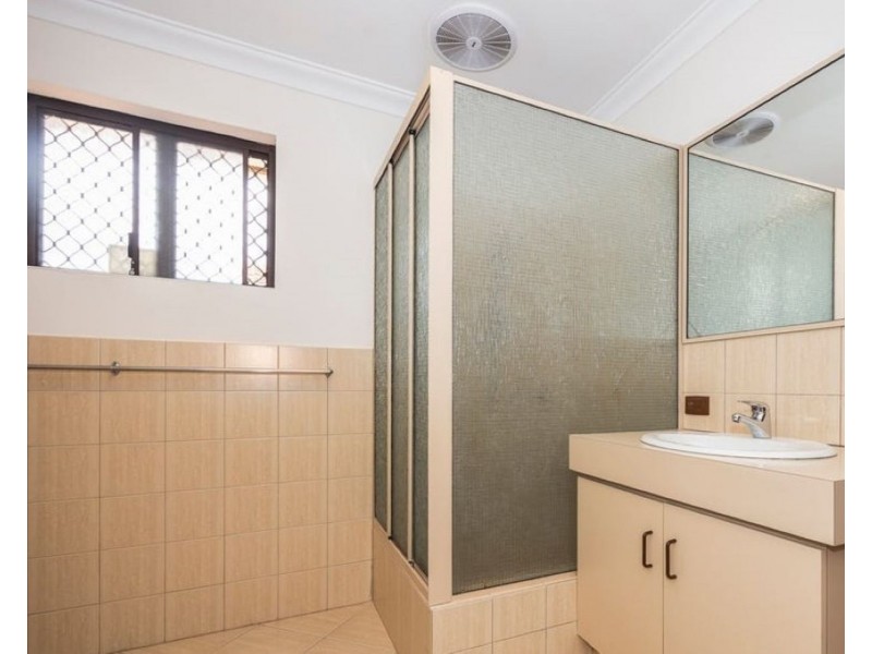 4 Parin Road, Marangaroo WA 6064