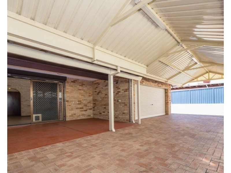 4 Parin Road, Marangaroo WA 6064