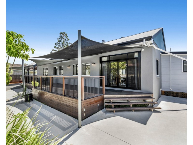 63 Wondall Road, Wynnum West QLD 4178