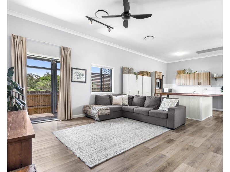 63 Wondall Road, Wynnum West QLD 4178
